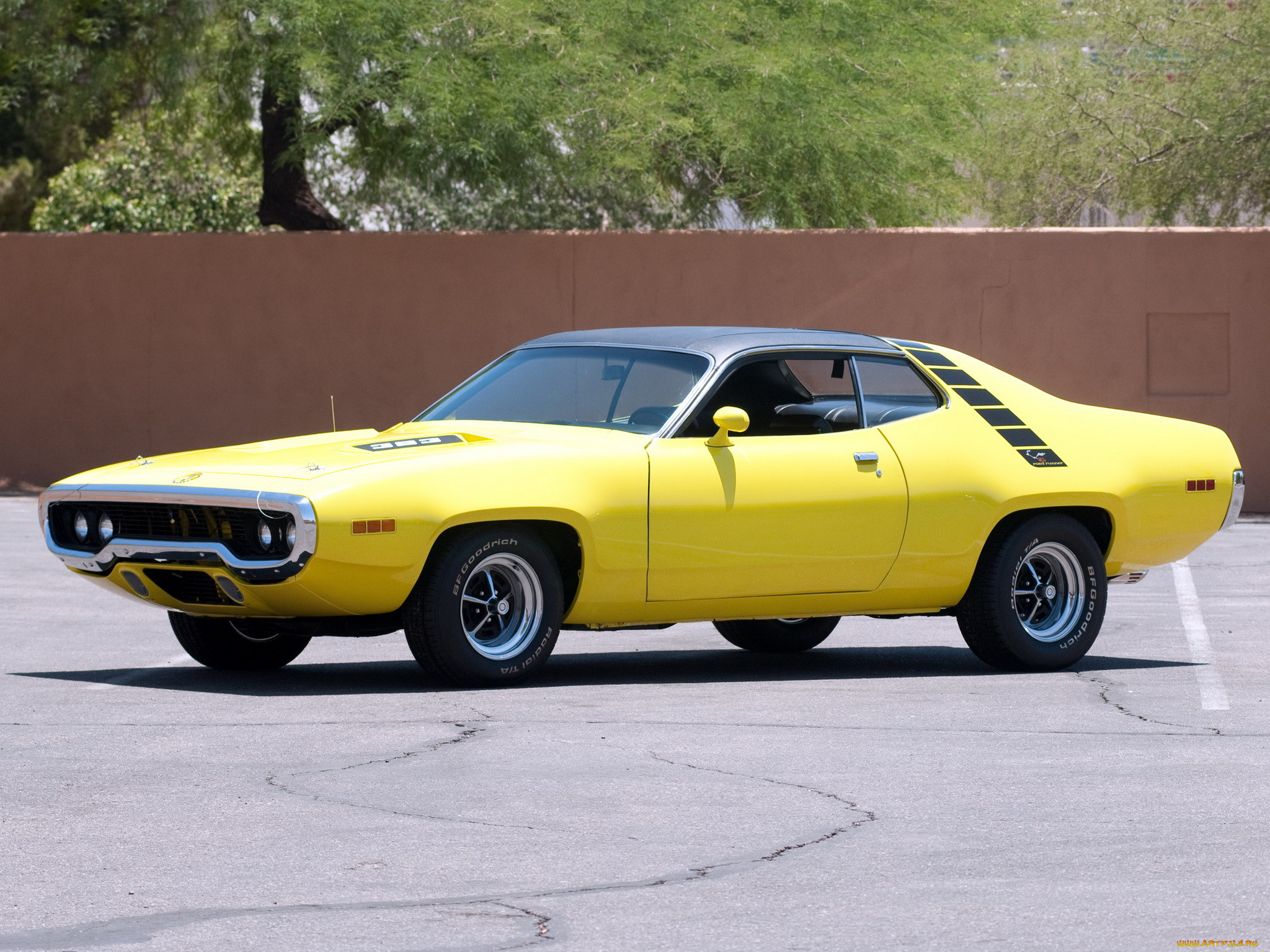 Plymouth road. Машина Plymouth Roadrunner. Plymouth Roadrunner 1971. Плимут Road Runner. Plymouth Roadrunner 1965.